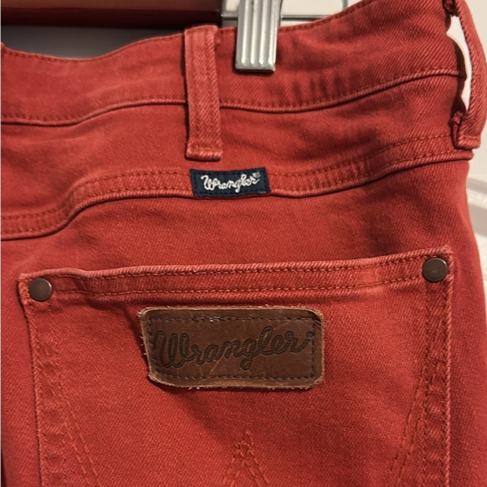 Wrangler women’s Rust Bootcut Jeans - Picture 6 of 8